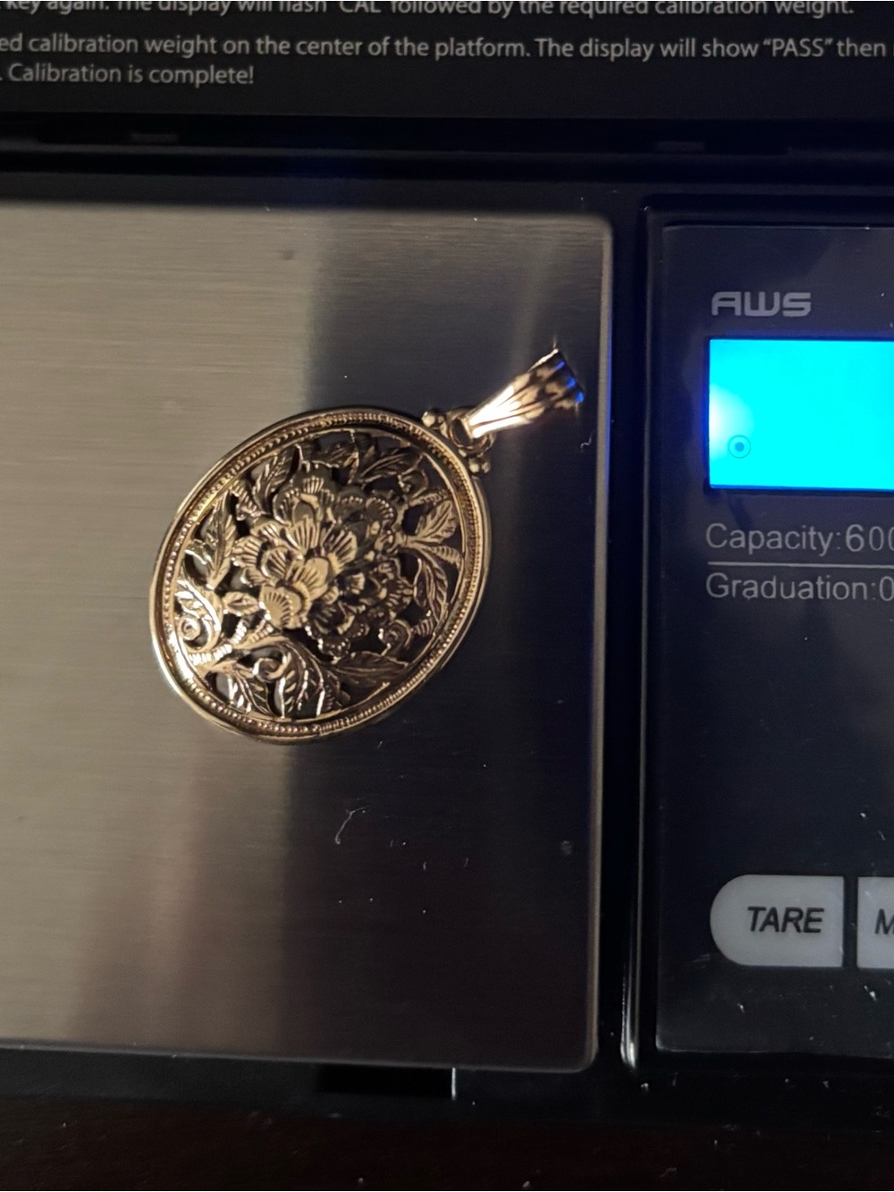 14k Ming’s Hawaii Oval Pendant